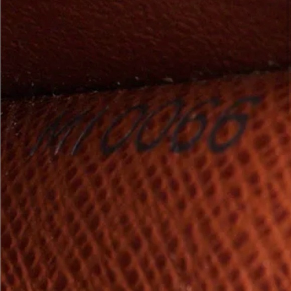 Louis Vuitton Vintage Monogram Rabat Multicles Made in France MI0066 2006 w/ COA - Picture 14 of 17